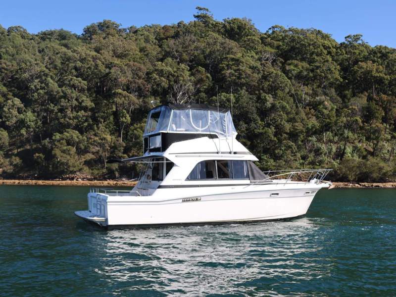 Riviera 3300 Flybridge