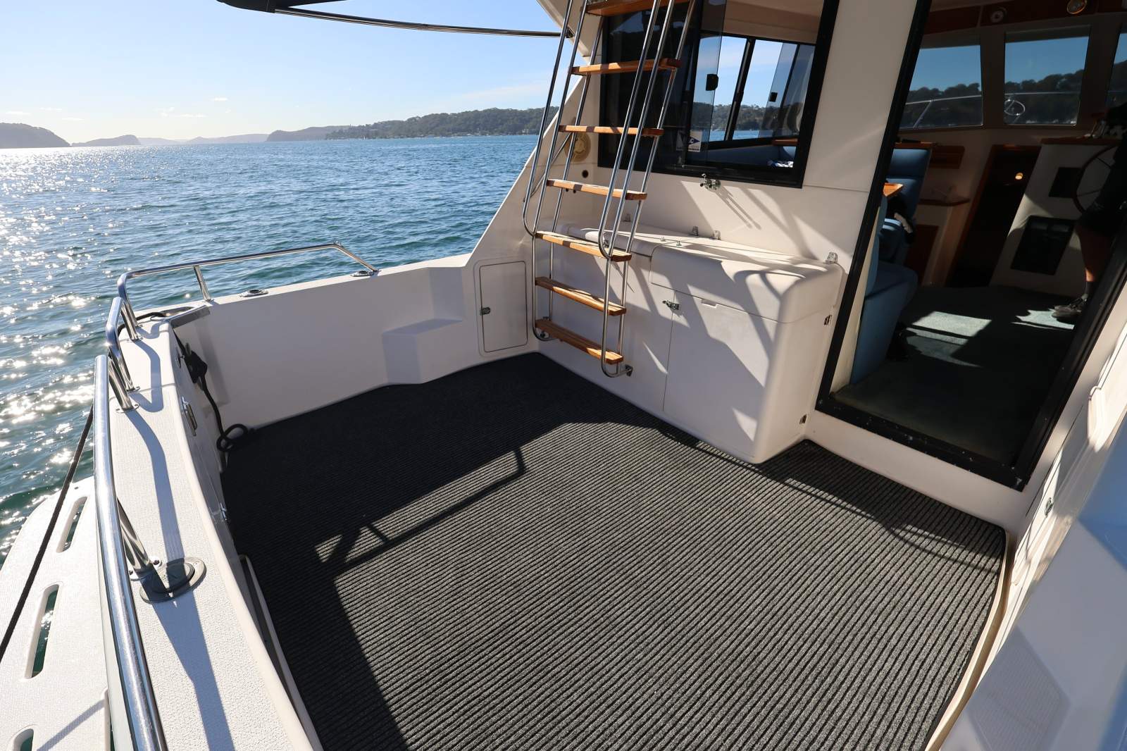 Riviera 3300 Flybridge