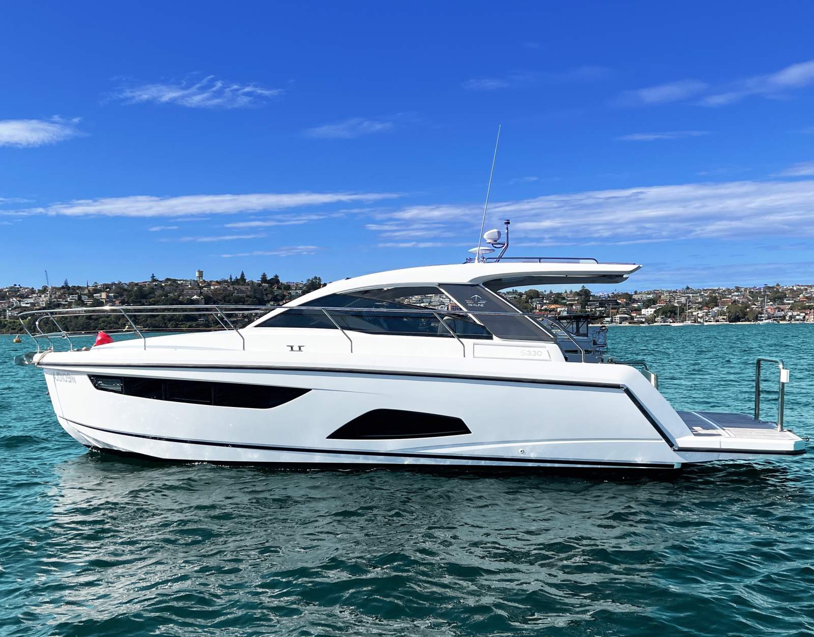Sealine S330