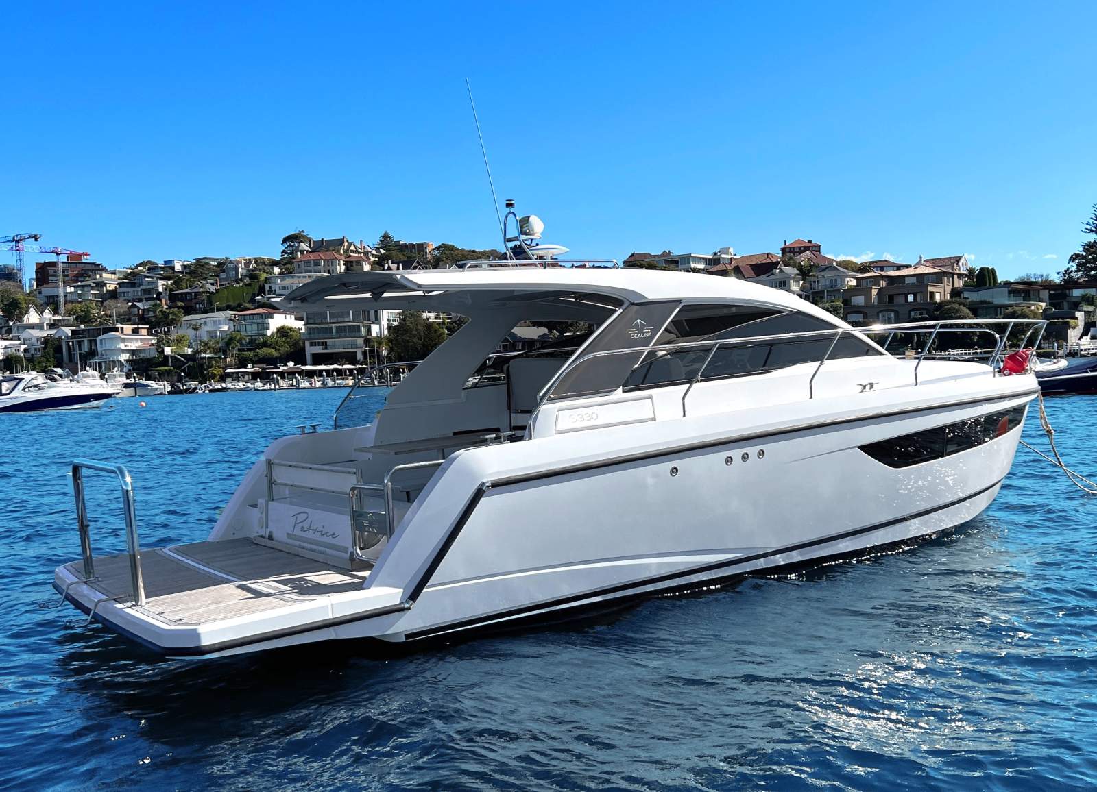 Sealine S330