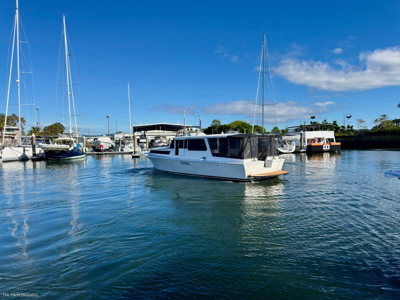 Halvorsen 45 Sedan Motor Cruiser