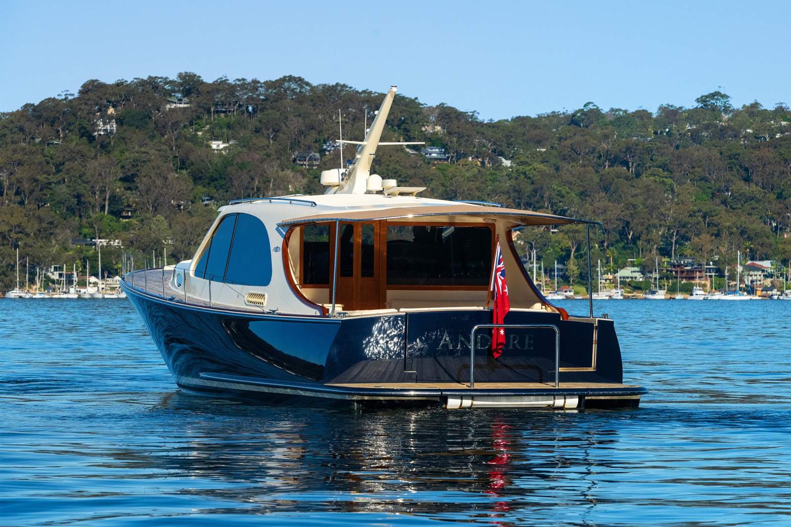Palm Beach Motor Yachts 55 Sedan