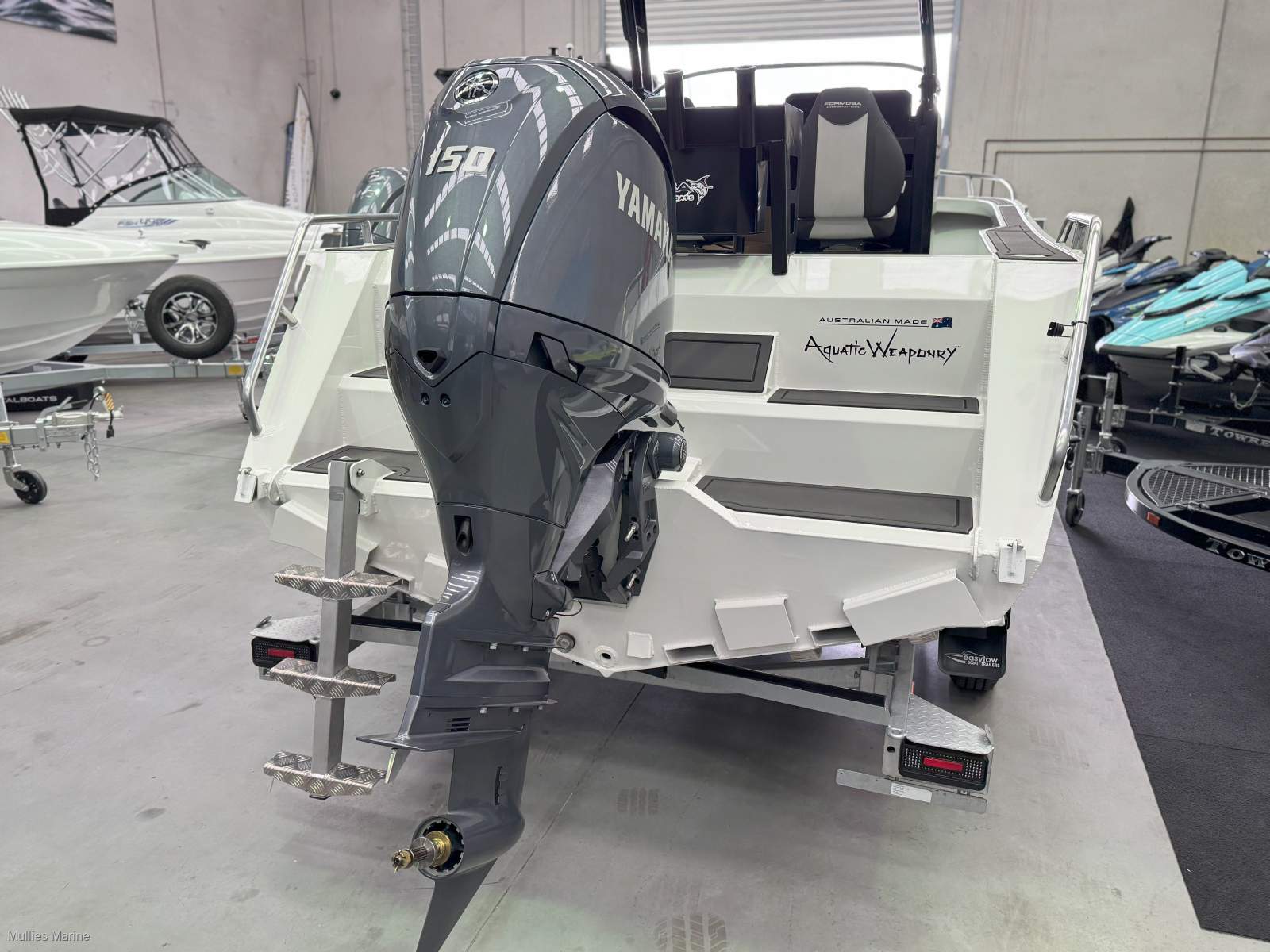 New Formosa 595 SRT Centre Cabin