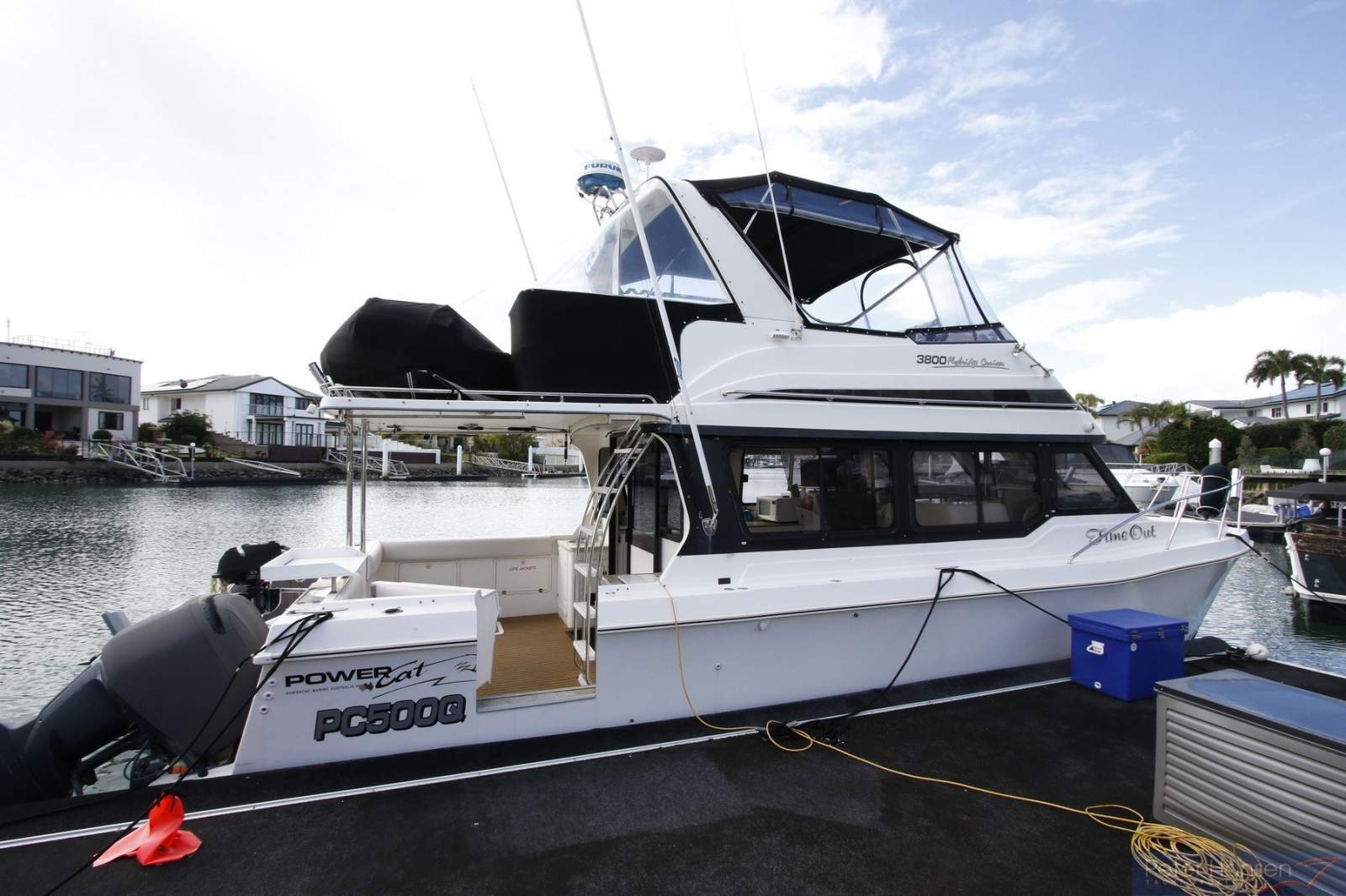 Powercat 3800 Flybridge