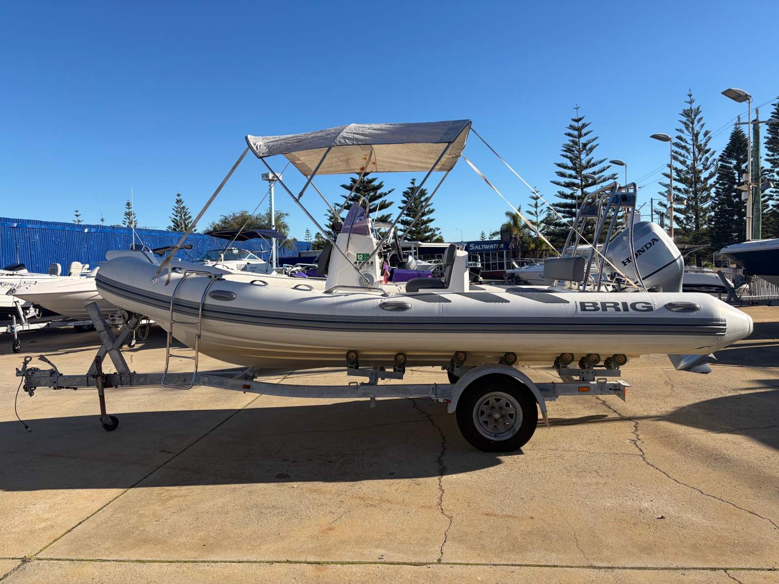 Brig Navigator 570