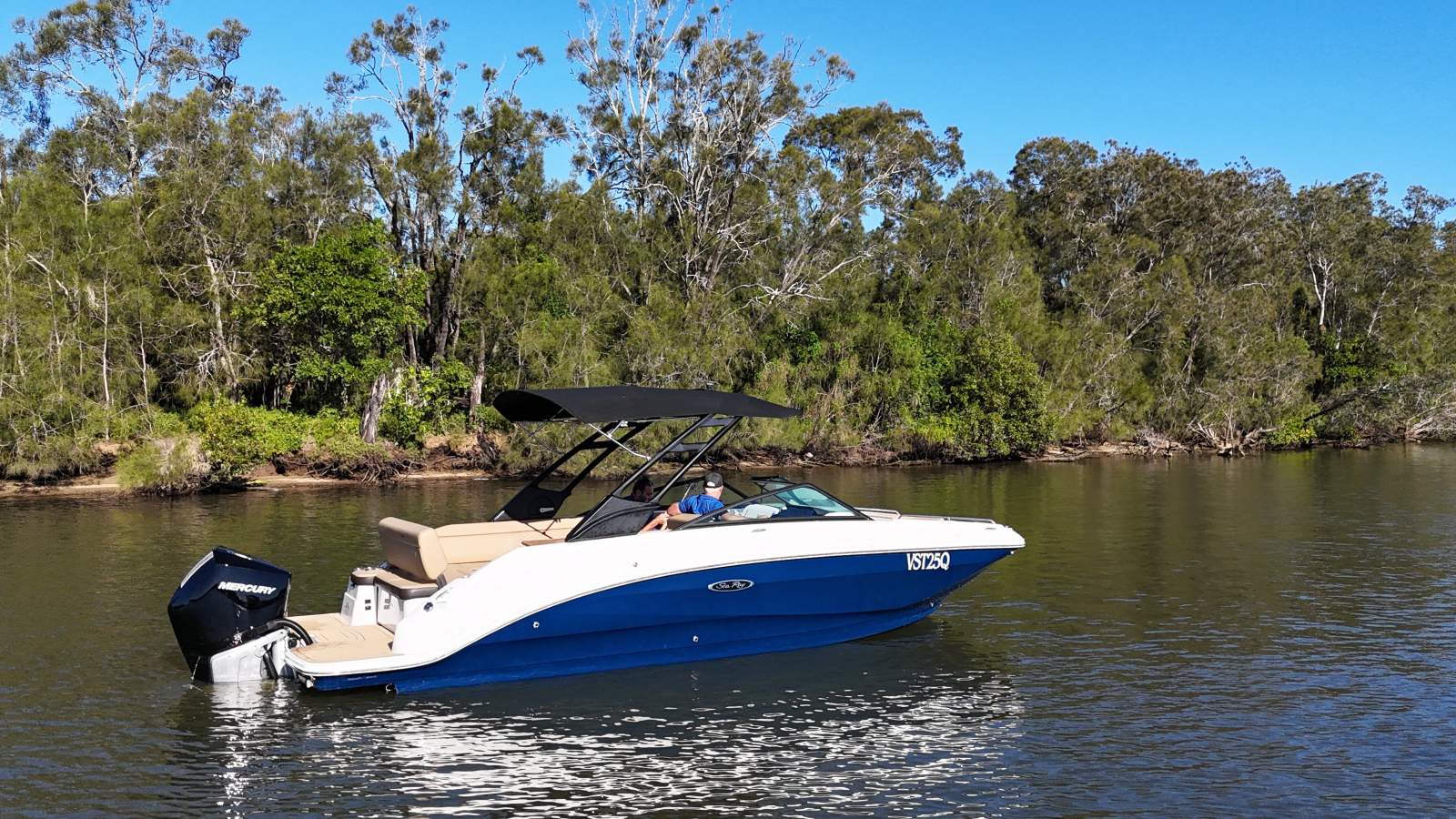 Sea Ray 250 SDX OB Bowrider