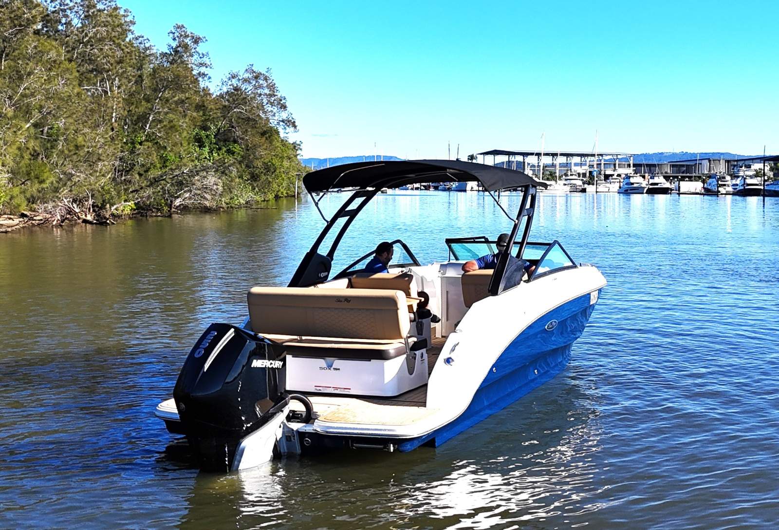 Sea Ray 250 SDX OB Bowrider