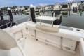 Robalo R242