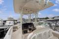 Robalo R242