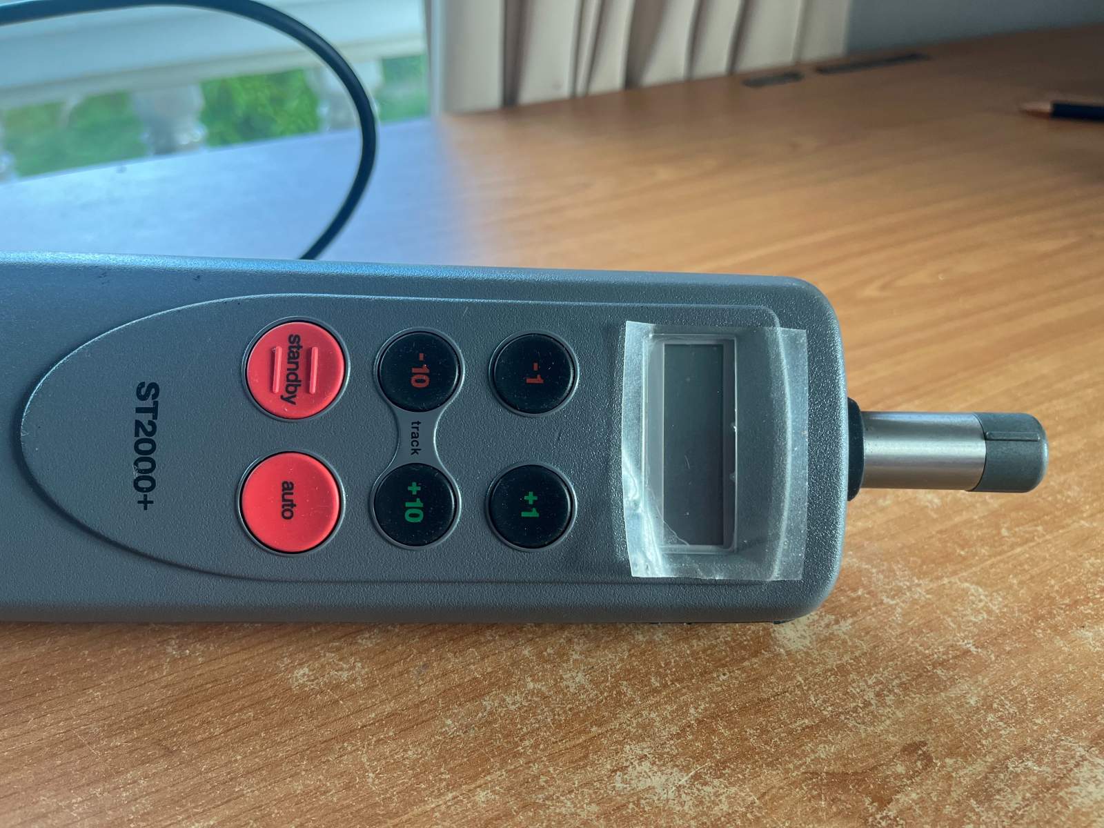Raymarine autopilot T2000:The shipping protective plastic is still on the screen!
