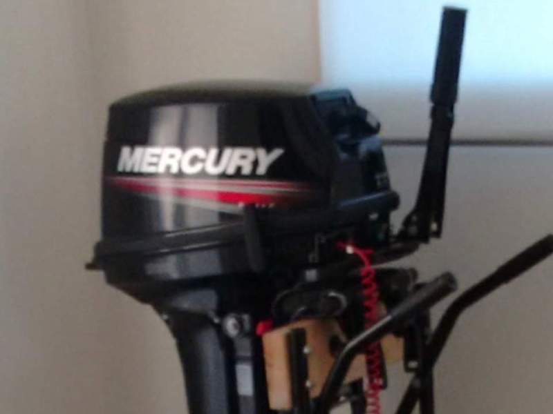 Mercury Super 15 2stroke 8 hours as new