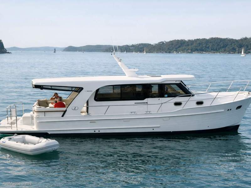 Integrity 440 Sedan