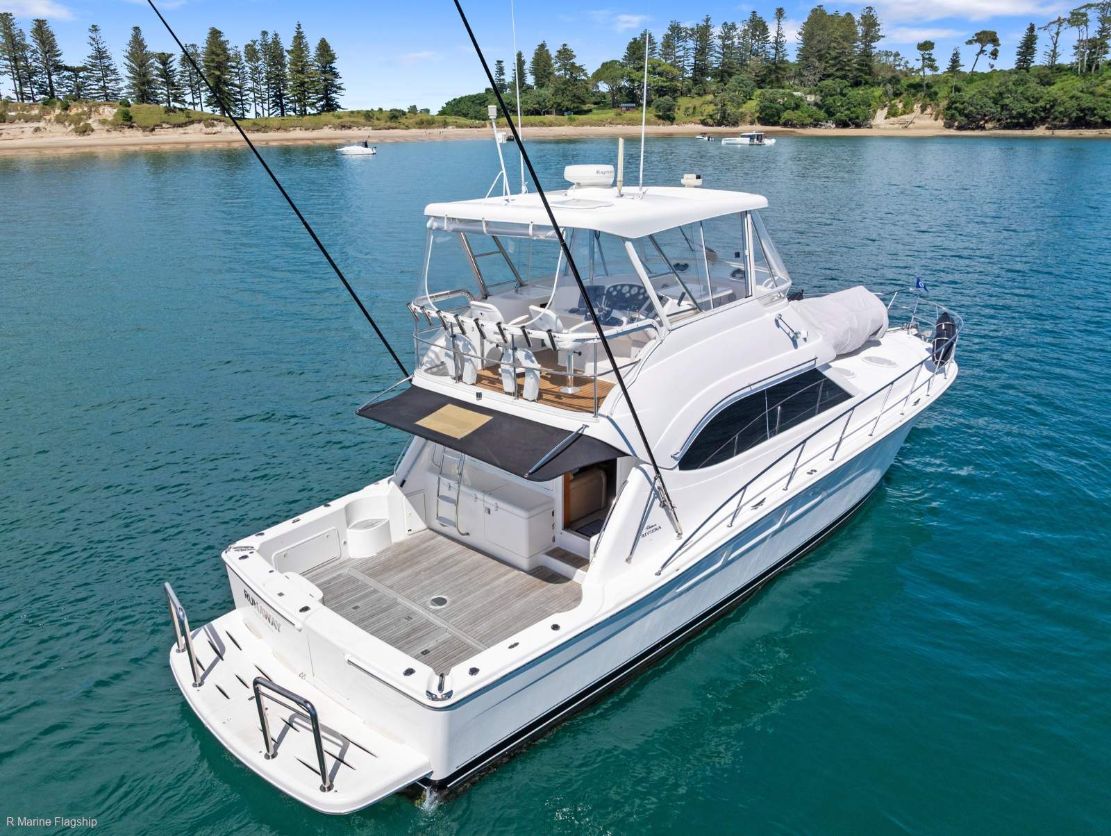 Riviera 47 Flybridge