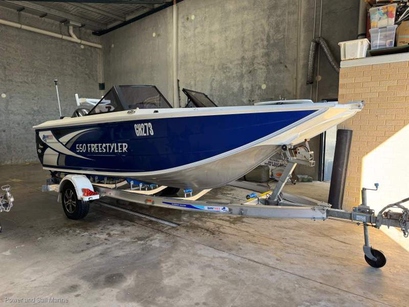 Quintrex 550 Freestyler Sleek, sporty, yet roomy & stable.