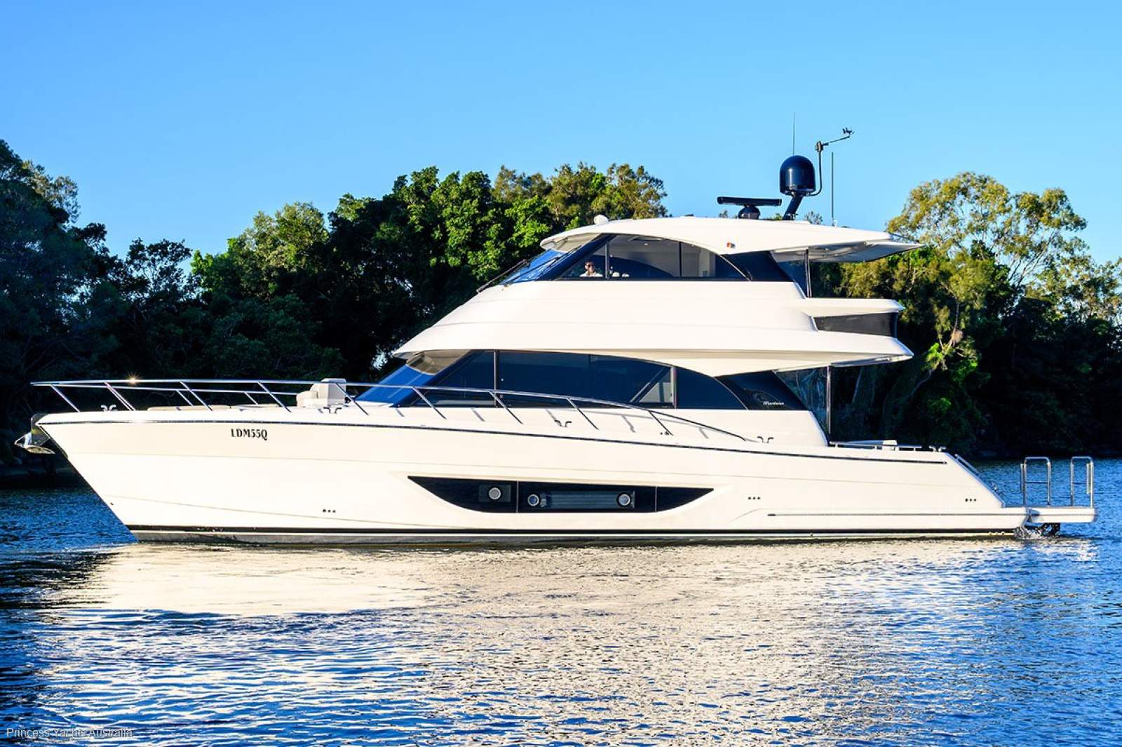 Maritimo M55 Flybridge Motor Yacht