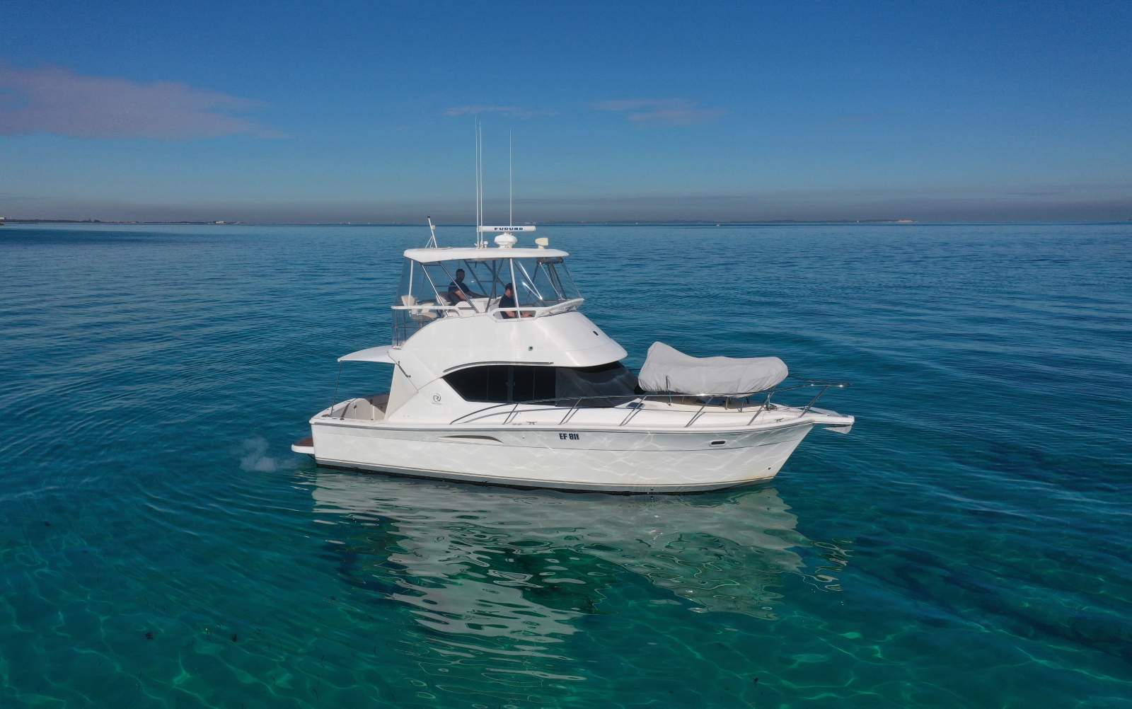 Riviera 3350 Flybridge