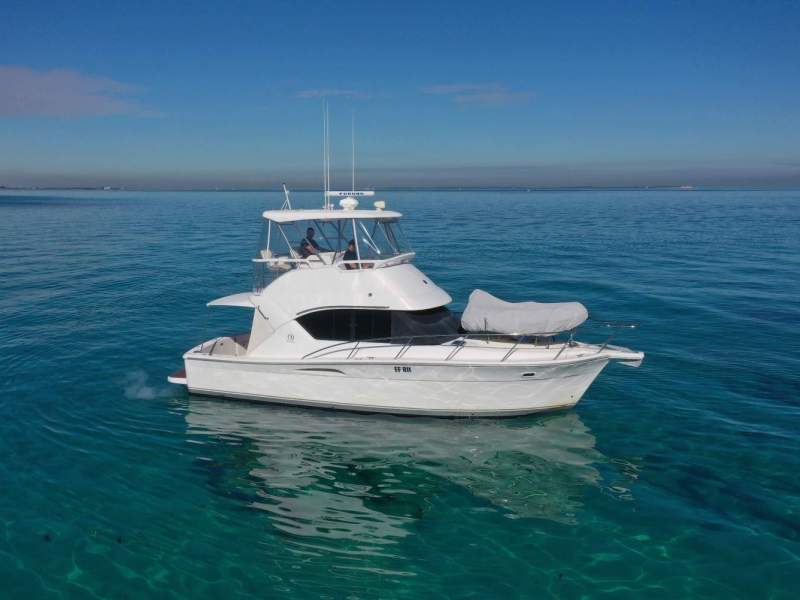 Riviera 3350 Flybridge