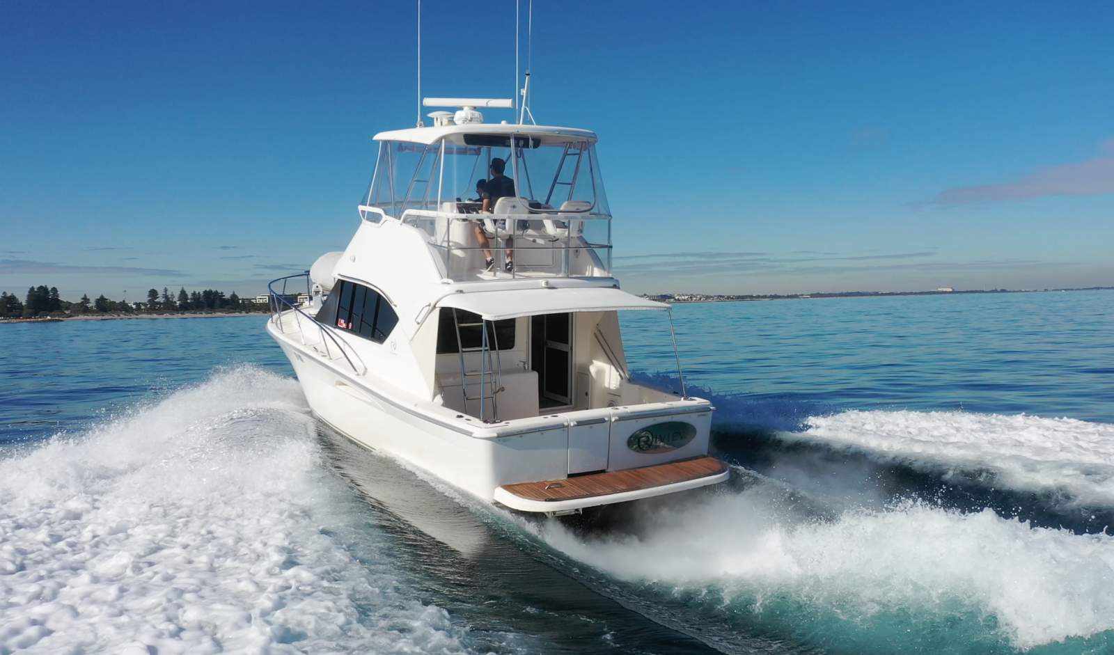 Riviera 3350 Flybridge