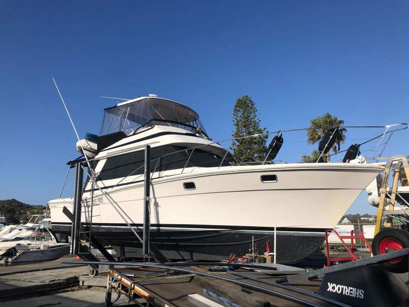 Riviera 38 Flybridge " Dual Helm " Diesel Shaft drives