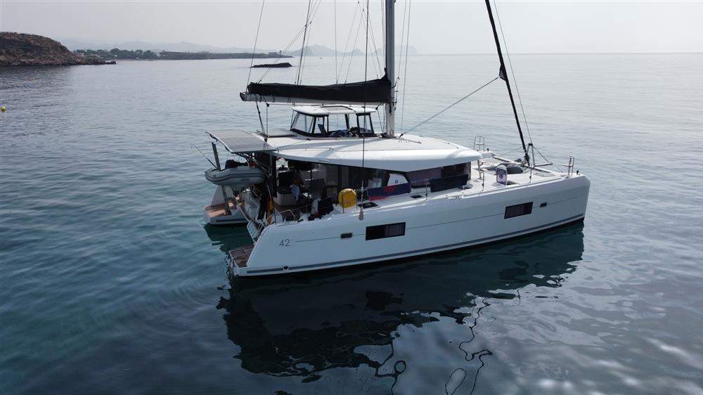 Lagoon 42