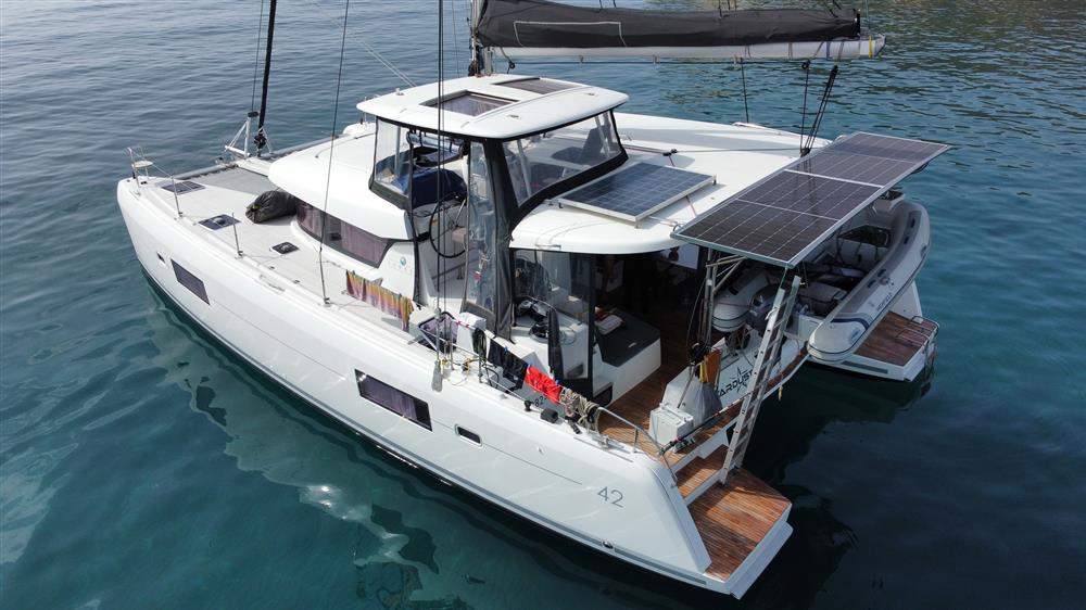 Lagoon 42