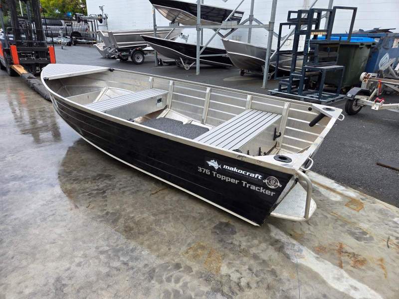Makocraft 376 Topper Tracker Black Ops
