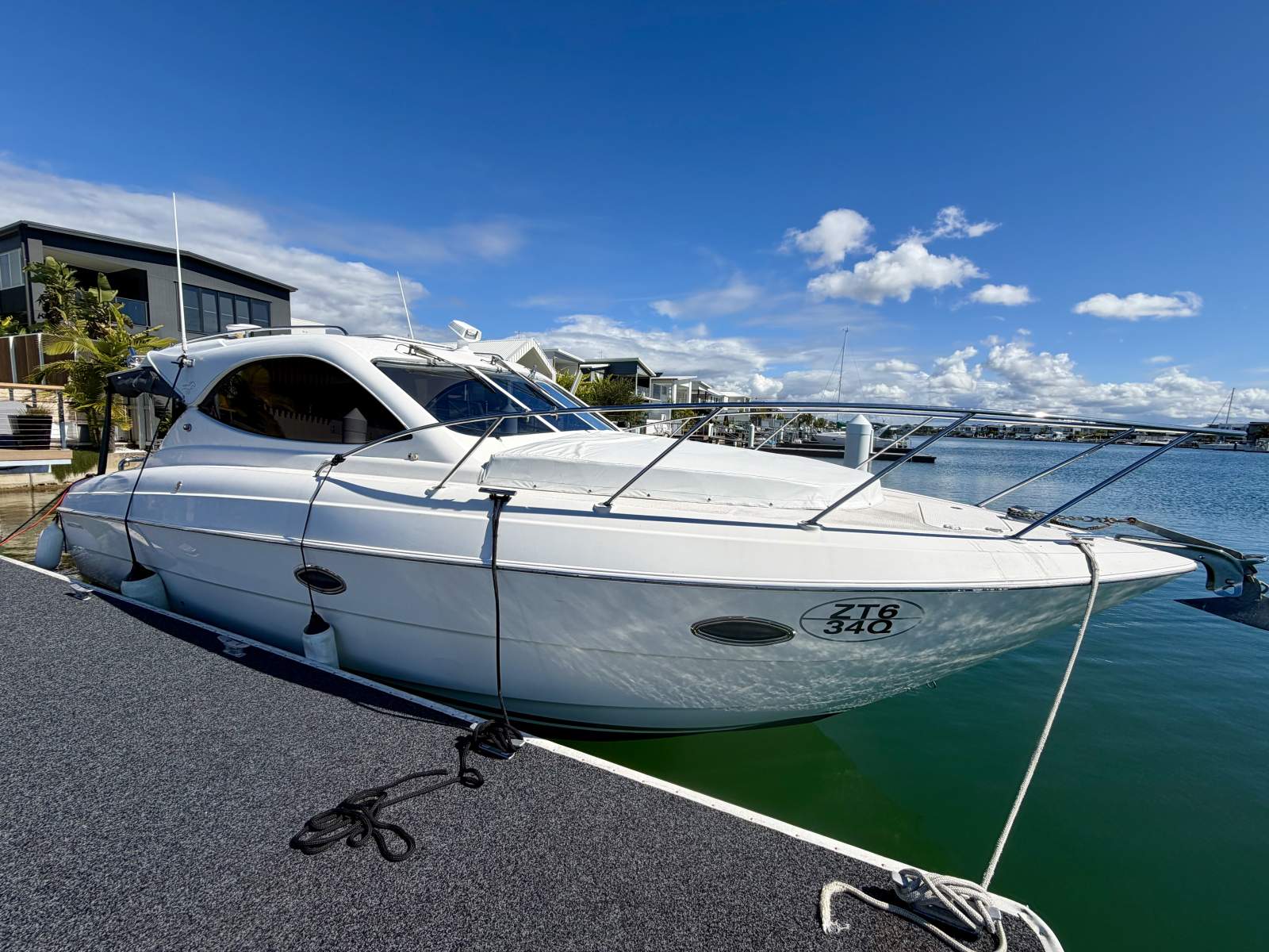 Maritimo Mustang 32 Beautifully presented - low hours!