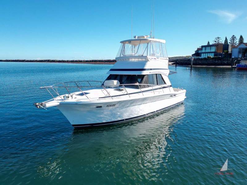 Riviera 36 Platinum Flybridge