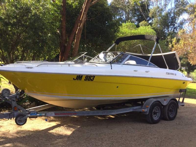 Four Winns Horizon 210 bow rider