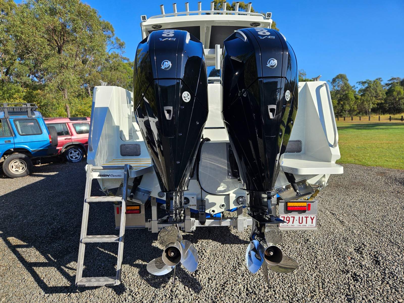 Oceanic Fabrication 8.2m x 2.7m Extended Hardtop Cabin Presents as New Dual 200hp V6 Merc fully optioned