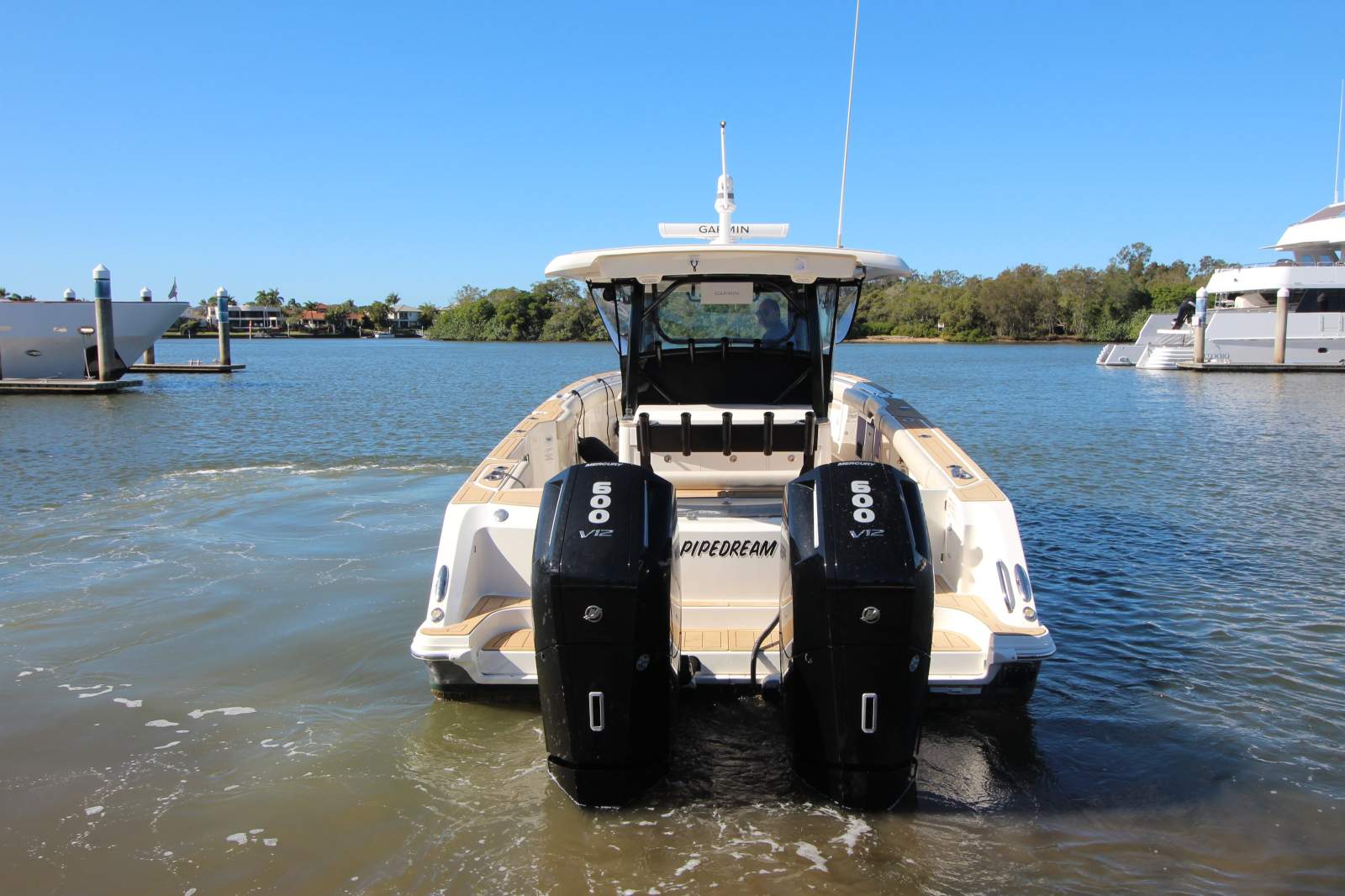 Boston Whaler 380 Outrage Centre Console