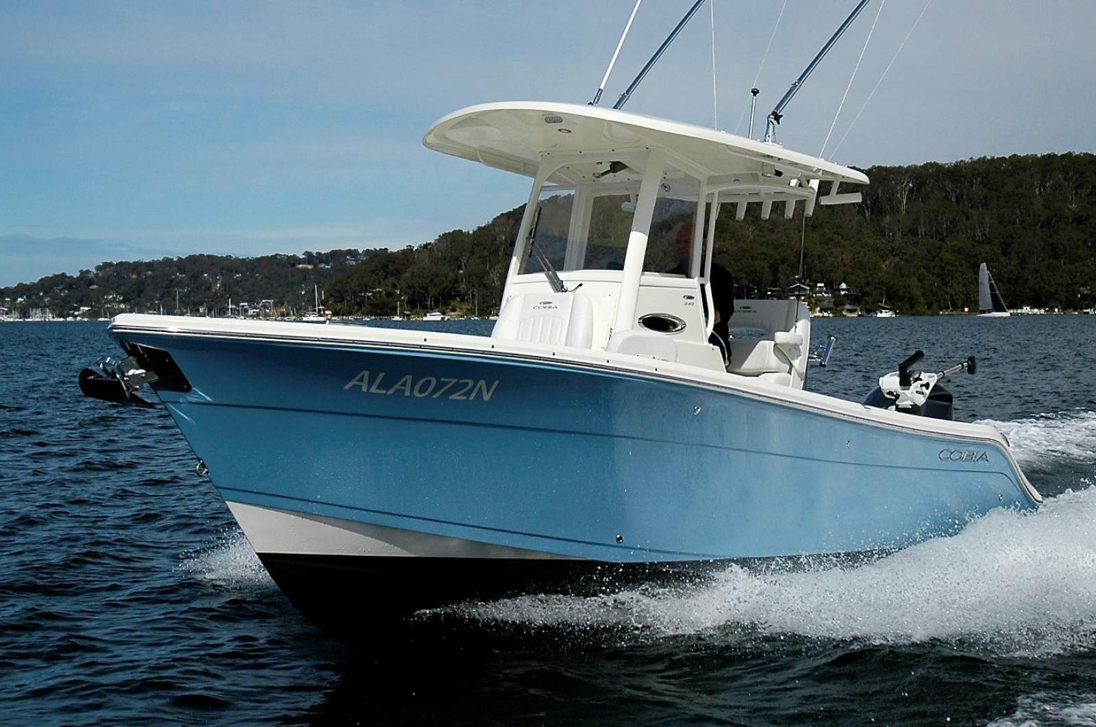 Cobia 240 CC
