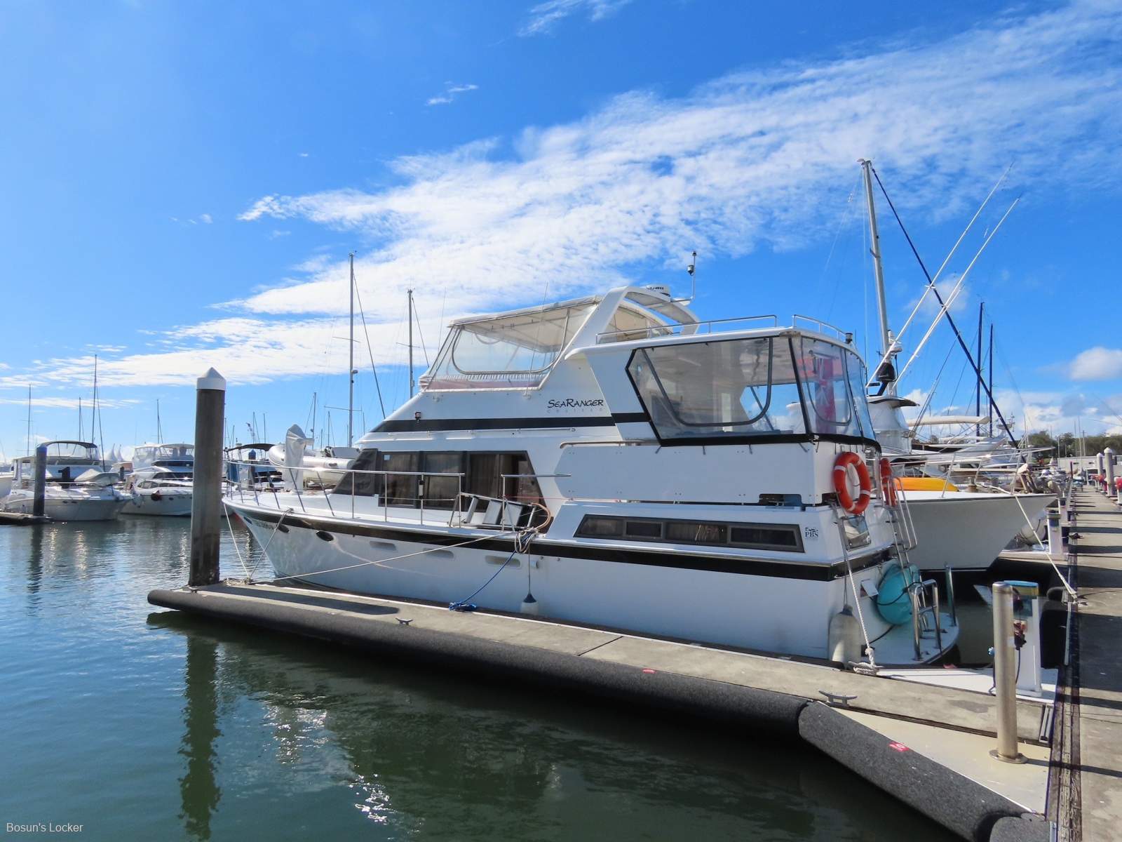 Sea Ranger 47 Aft Cabin Flybridge Cruiser