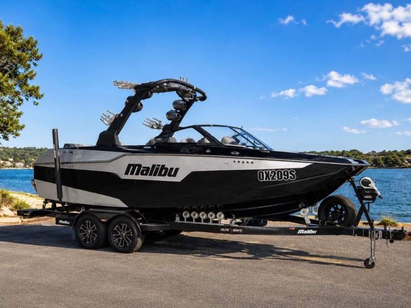 Malibu M220