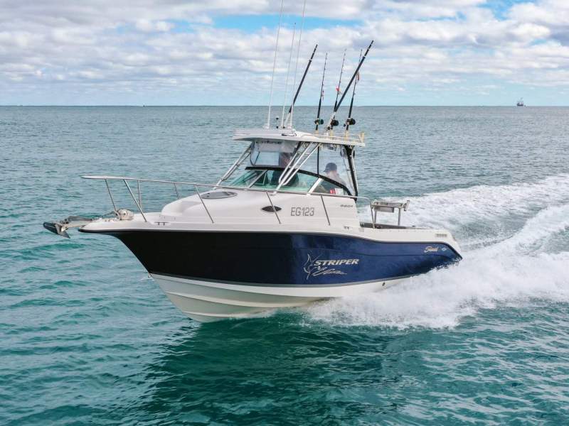 Seaswirl Striper 2601 WA *with Trailer & New MerCruiser*