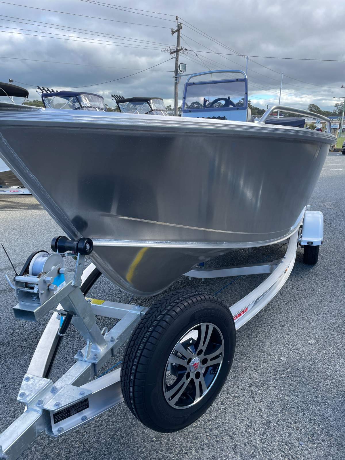 New Stacer 489 Outlaw Centre Console