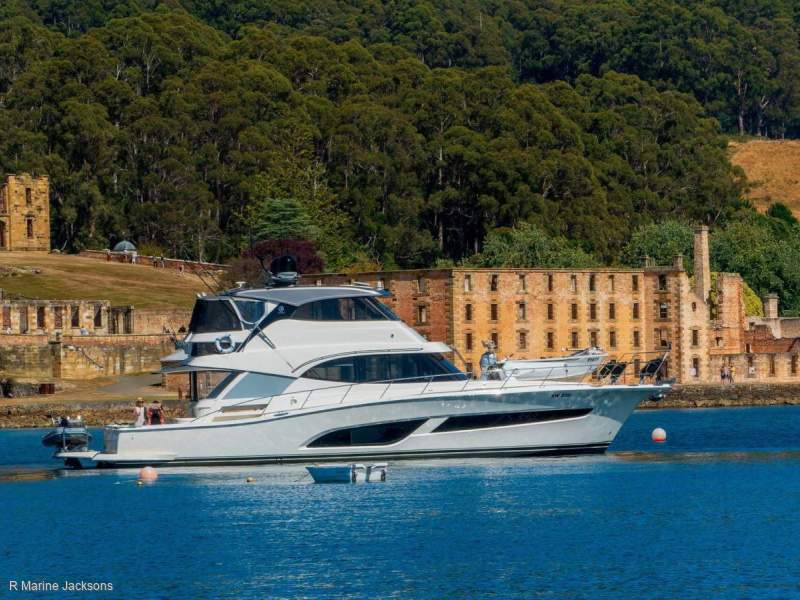Riviera 64 Sports Motor Yacht
