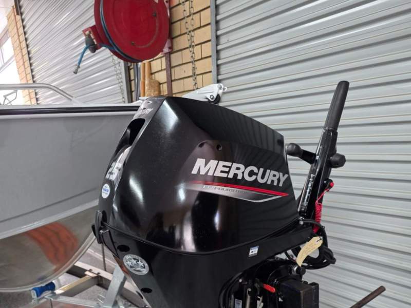 25hp Mercury four stroke, elec start, man tilt 2024 82hrs