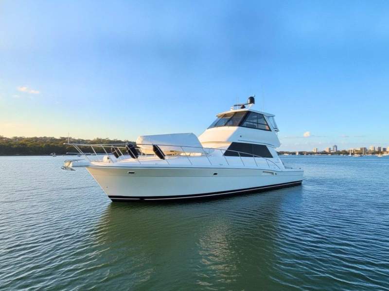 Riviera 48 Enclosed Flybridge