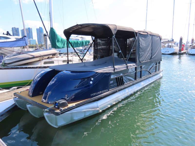 Pacific Pontoons 250