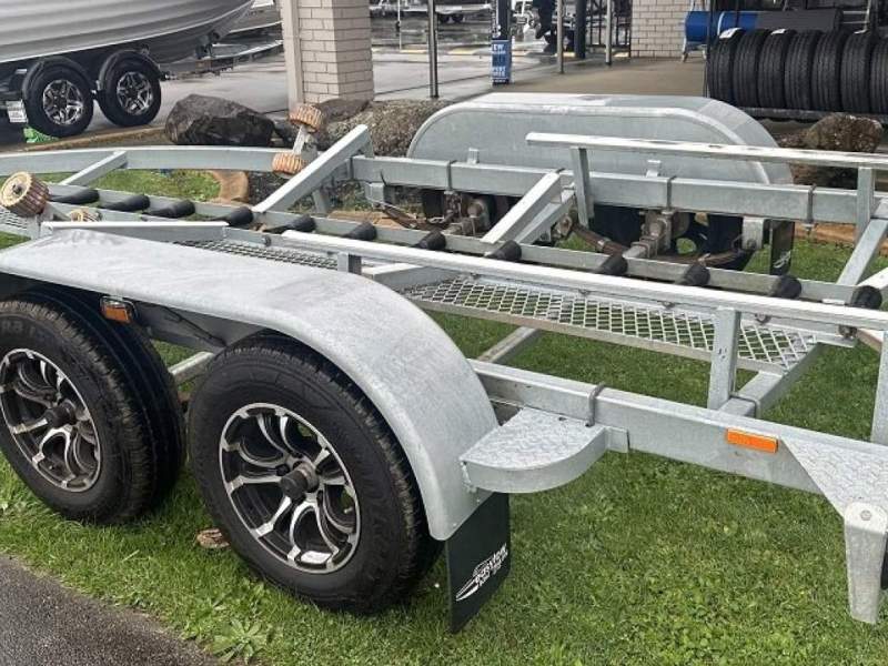 2024 EASYTOW SF5.6-1800T Tandem trailer NT TOURING