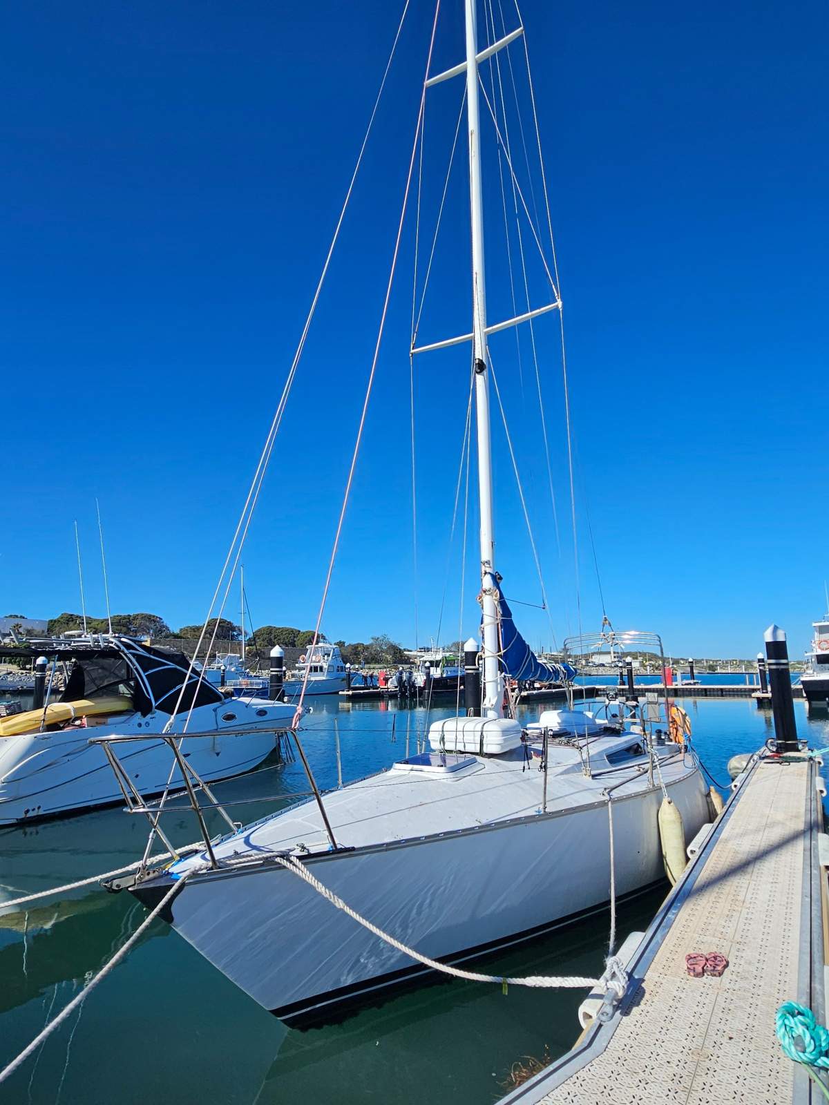 Cole 32 Great liveaboard or cruising yacht