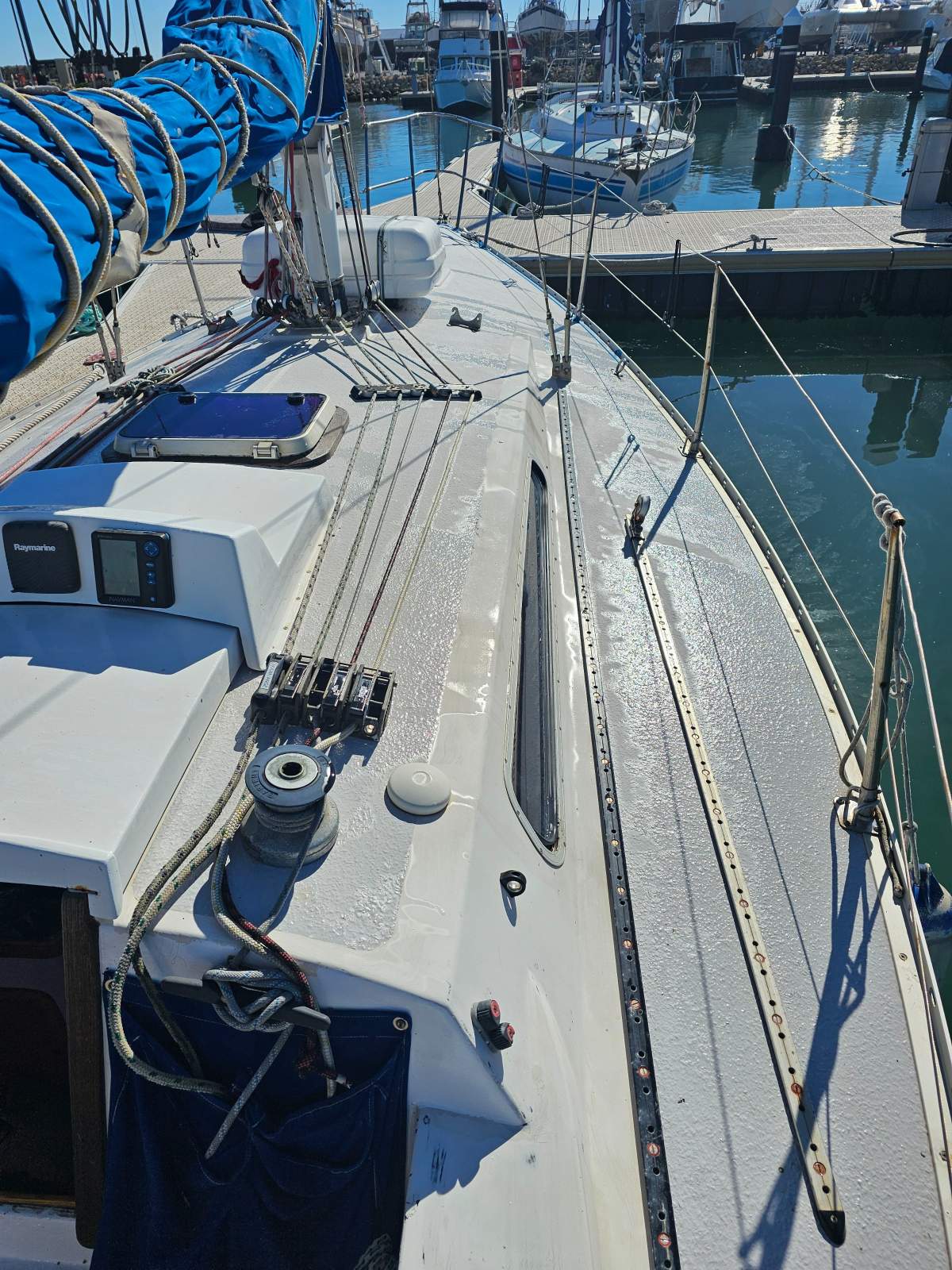 Cole 32 Great liveaboard or cruising yacht