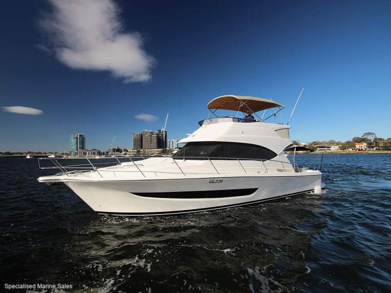 Riviera 39 Sports Motor Yacht *** A TOUCH OF CLASS *** $ 849,000 ***