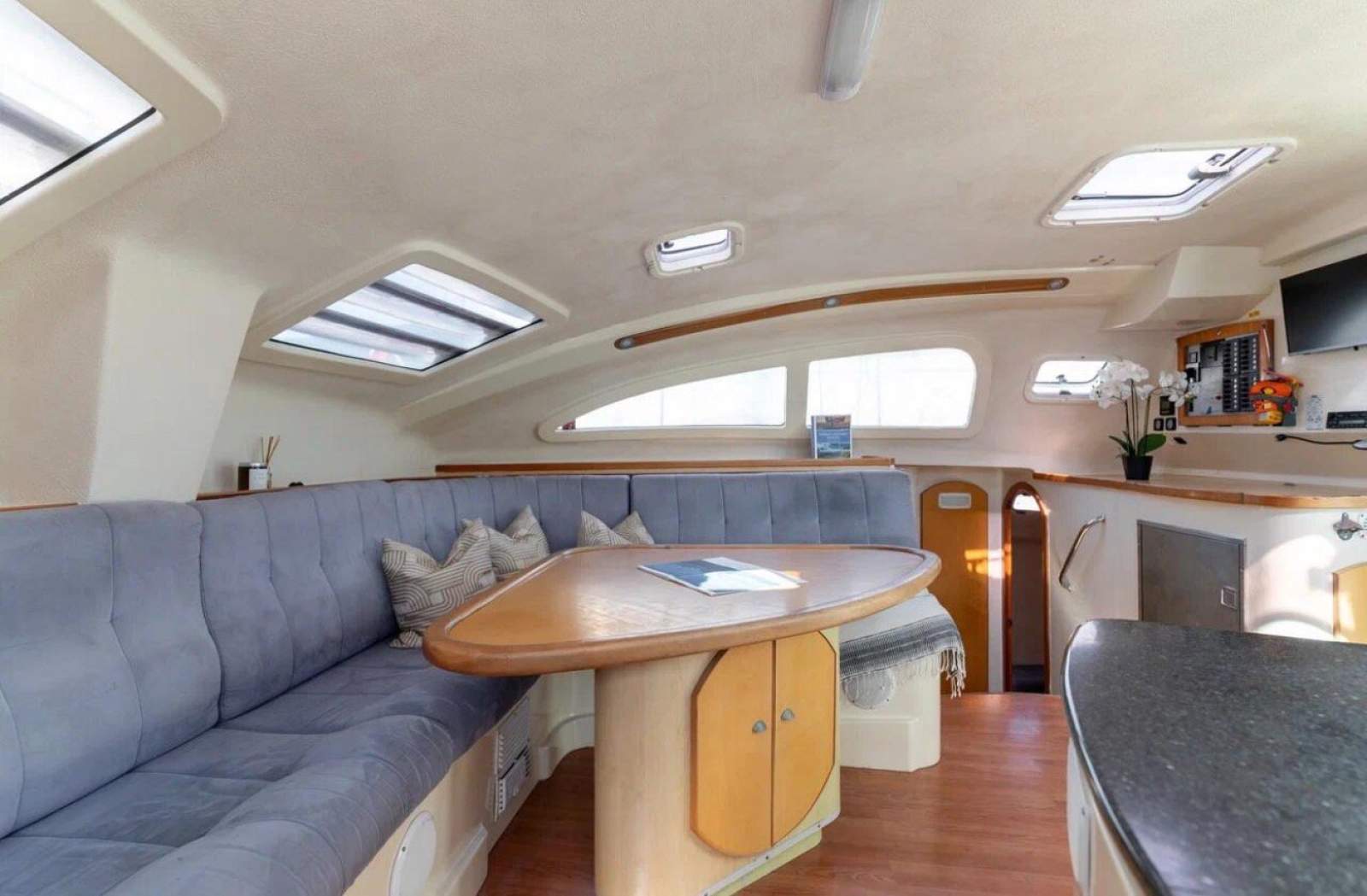 Island Spirit 401