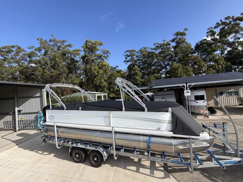 Noosa Cruise Pontoon Boats 2480 200 Hp Tri hull