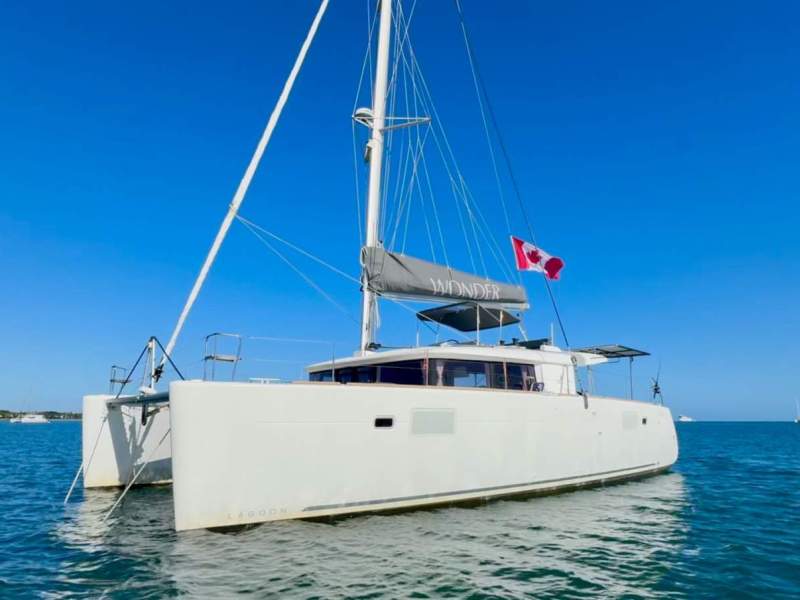 Lagoon 450 Flybridge 4 cabins. 4 heads version. Bluewater ready.