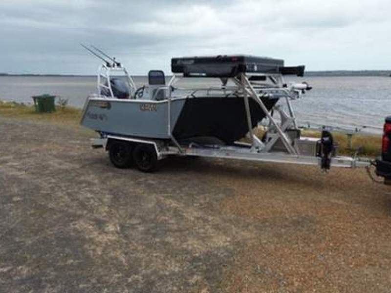 Intimidator Boats 4500 Side console