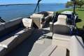 New Bennington Pontoon Boat 26 M