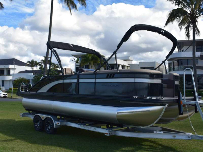 Bennington Pontoon Boat 23 SX